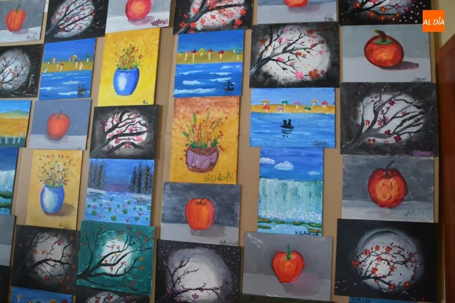 Foto 5 - Los peque&ntilde;os artistas que han asistido a clase con Pilar Rivero exponen sus trabajos pict&oacute;ricos