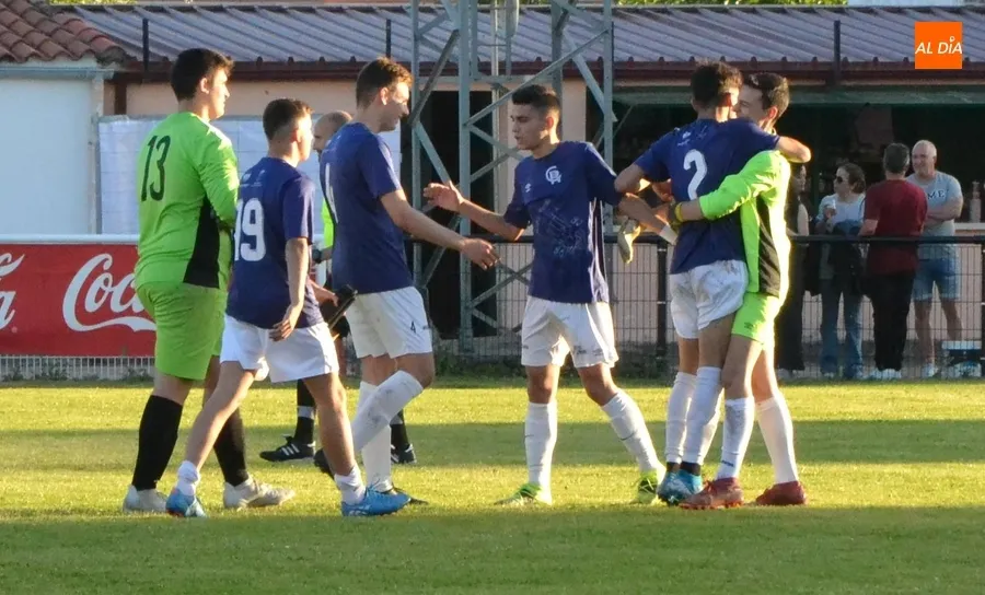 Foto 3 - El Ciudad Rodrigo gana al Laguna en el partido inaugural del Torneo en homenaje a Miguel Gonz&aacute;lez