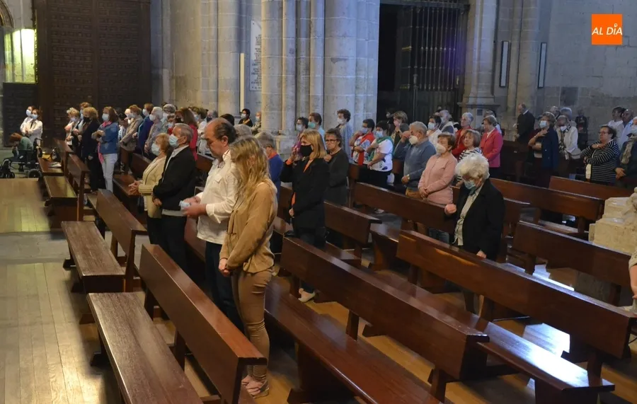 Foto 4 - Prosigue con una ampl&iacute;sima asistencia de fieles la novena en honor a San Antonio de Padua