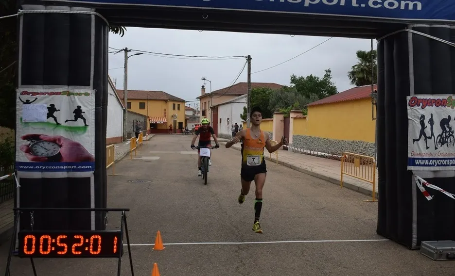 Foto 10 - Sim&oacute;n Mart&iacute;n, Mar&iacute;a G&oacute;mez, Ricardo Adrados y Ruth Vicente triunfan en la 8&ordf; Carrera de Alba de Yeltes