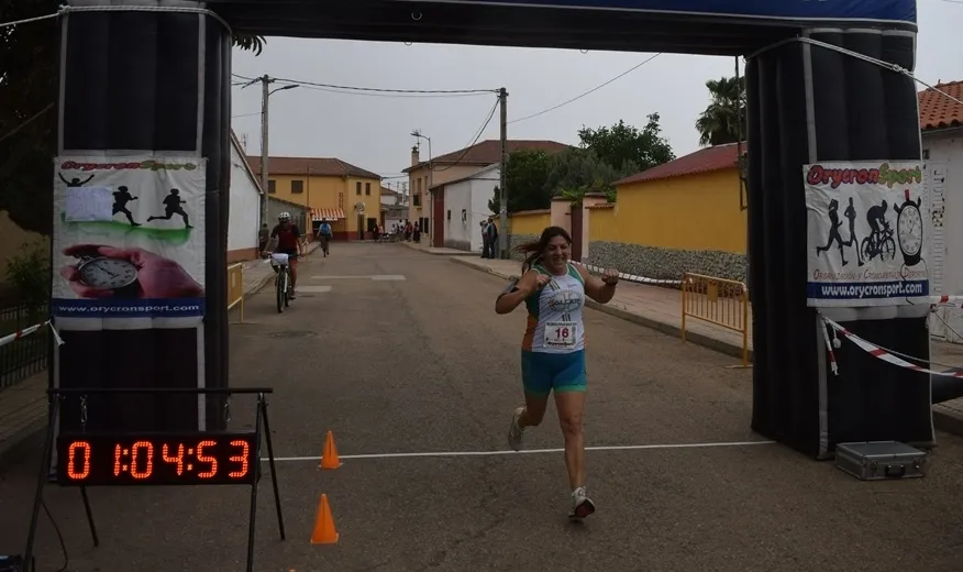 Foto 7 - Sim&oacute;n Mart&iacute;n, Mar&iacute;a G&oacute;mez, Ricardo Adrados y Ruth Vicente triunfan en la 8&ordf; Carrera de Alba de Yeltes