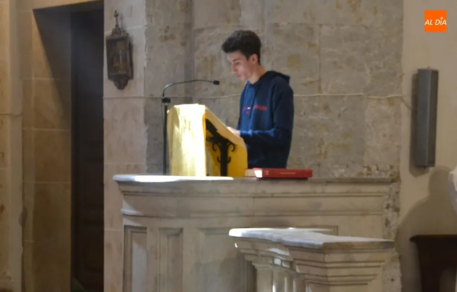 Foto 9 - &Aacute;ngel Mart&iacute;n Carballo celebra sus Bodas de Oro Sacerdotales, y Antonio Risue&ntilde;o, las de Plata