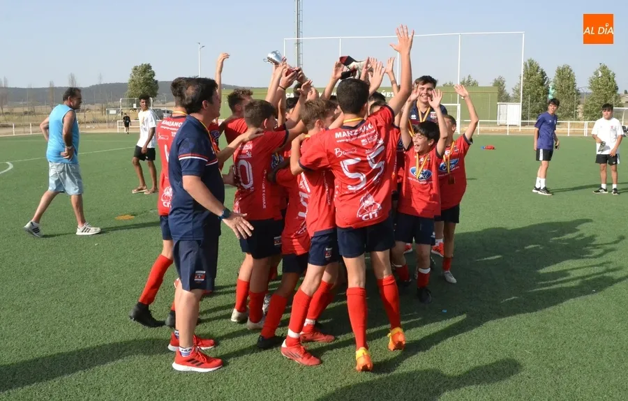 Foto 4 - El Cadete del Ciudad Rodrigo triunfa en el IV Memorial To&ntilde;ete