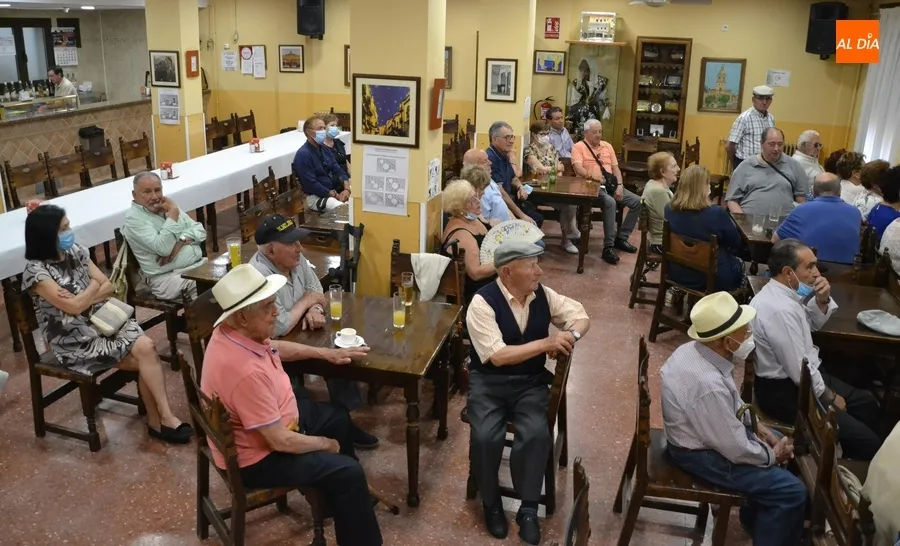 Foto 11 - La Rondalla Aires del &Aacute;gueda se despide de su director en su primera actuaci&oacute;n post-pandemia