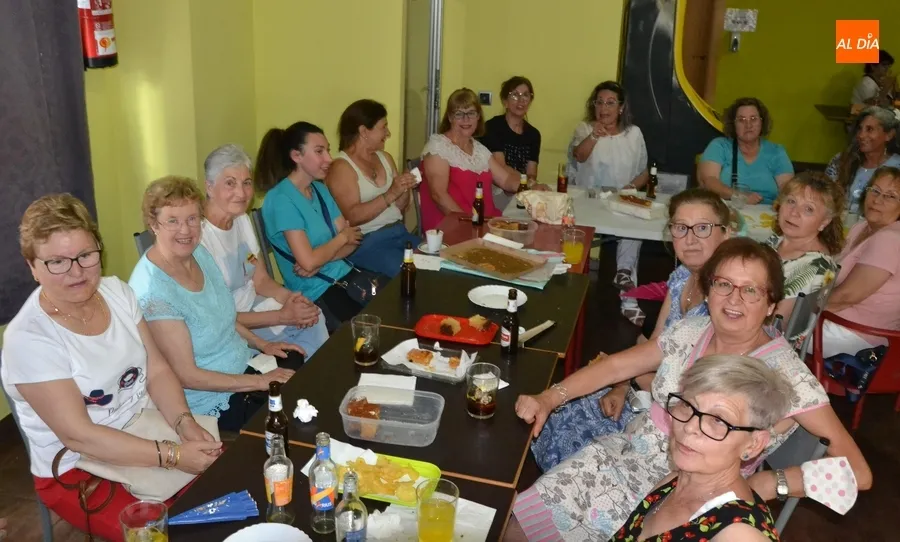 Foto 4 - Amanecer empieza a celebrar el final de sus talleres