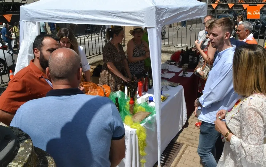 Foto 6 - Eugenio Bernal, distinguido como Farinatero Mayor en la 1&ordf; Feria que dedica Mir&oacute;briga a su &ldquo;producto por excelencia&rdquo;