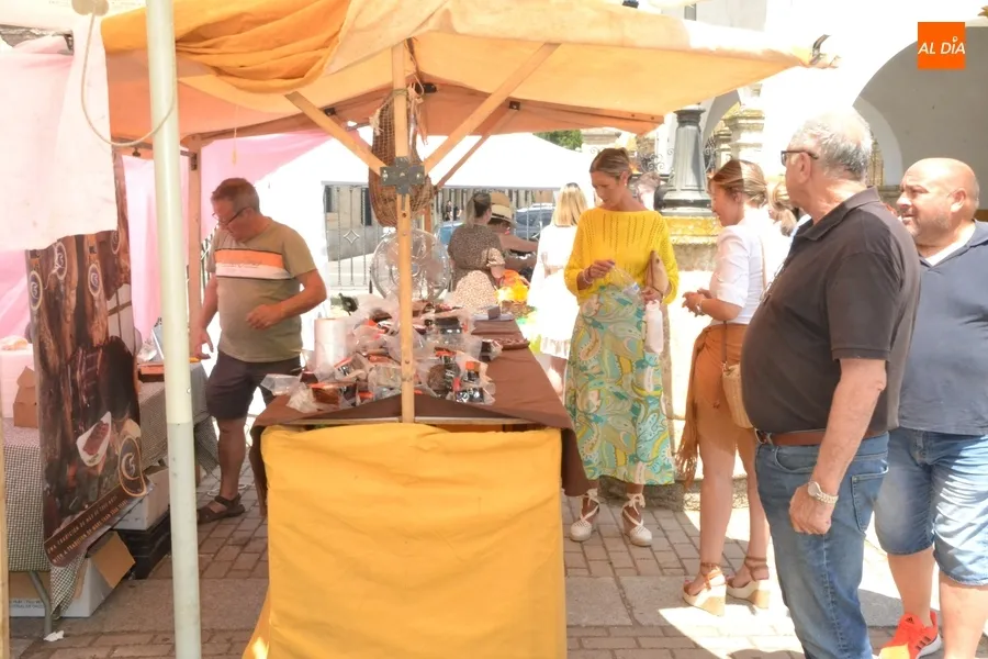 Foto 4 - Eugenio Bernal, distinguido como Farinatero Mayor en la 1&ordf; Feria que dedica Mir&oacute;briga a su &ldquo;producto por excelencia&rdquo;