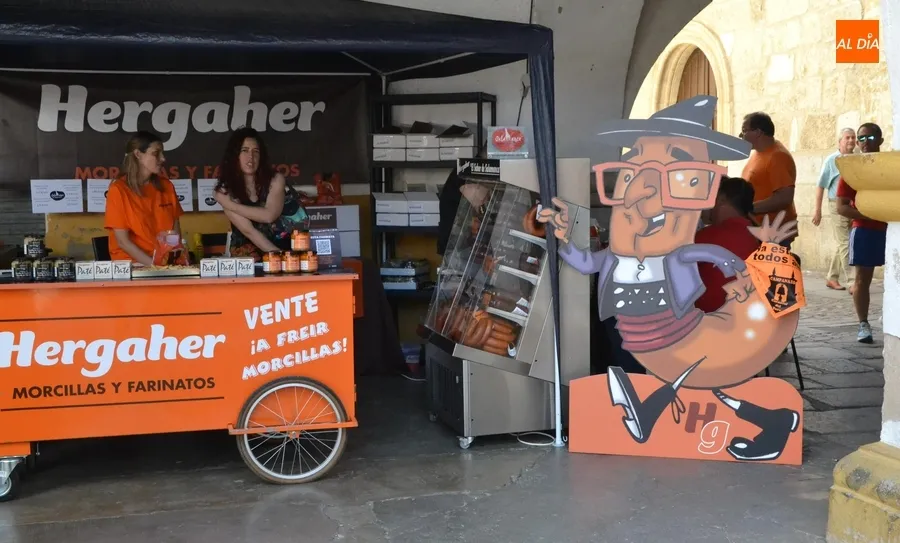 Foto 2 - Eugenio Bernal, distinguido como Farinatero Mayor en la 1&ordf; Feria que dedica Mir&oacute;briga a su &ldquo;producto por excelencia&rdquo;