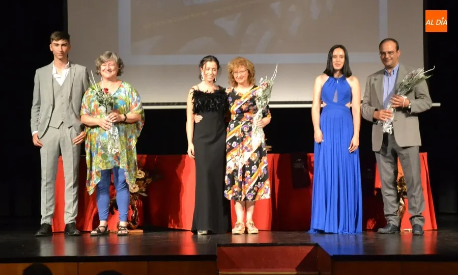Foto 11 - El IES Tierra grad&uacute;a a una de sus generaciones de mayor calidad humana y acad&eacute;mica