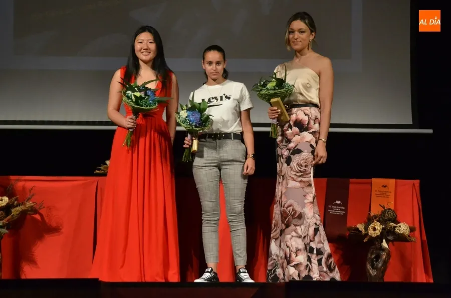 Foto 9 - El IES Tierra grad&uacute;a a una de sus generaciones de mayor calidad humana y acad&eacute;mica