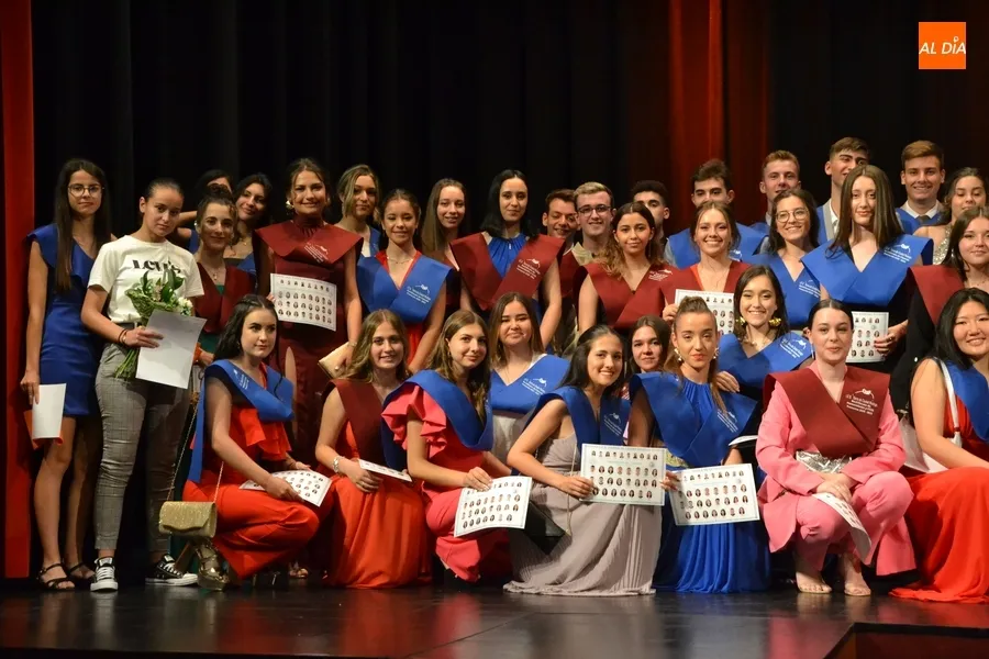 Foto 7 - El IES Tierra grad&uacute;a a una de sus generaciones de mayor calidad humana y acad&eacute;mica