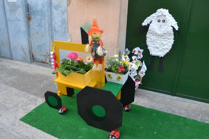 Foto 2 - La zona de la calle Madrid y Cuatro Calles gana el II Concurso Floral de Primavera
