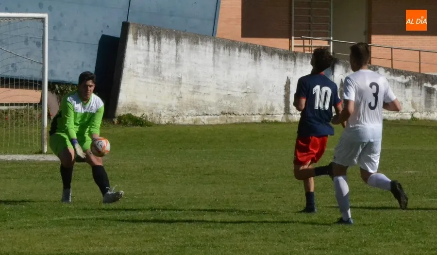 Foto 10 - El t&iacute;tulo del I Torneo Juvenil en homenaje a Miguel Gonz&aacute;lez Barbero se marcha a C&aacute;ceres
