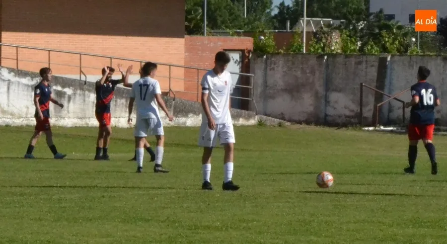 Foto 7 - El t&iacute;tulo del I Torneo Juvenil en homenaje a Miguel Gonz&aacute;lez Barbero se marcha a C&aacute;ceres