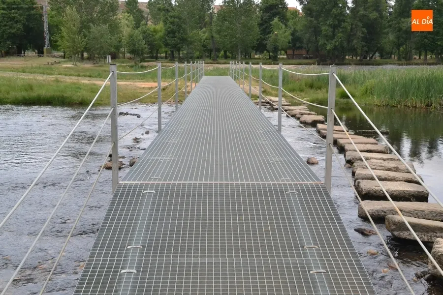 Foto 4 - Desplegada la pasarela del &Aacute;gueda