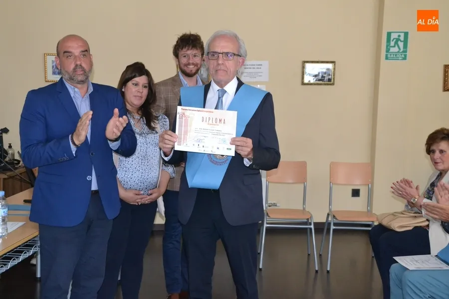 Foto 10 - La Universidad de la Experiencia grad&uacute;a a otros seis alumnos en Ciudad Rodrigo