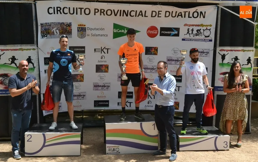 Foto 10 - &Oacute;scar Herrero (dando una exhibici&oacute;n) y la mirobrigense Mar&iacute;a Renilla se llevan el V Duatl&oacute;n Cross