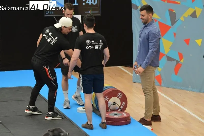 Foto 2 - 200 levantadores se dan cita en La Alamedilla para el Campeonato de Espa&ntilde;a Absoluto de Halterofilia