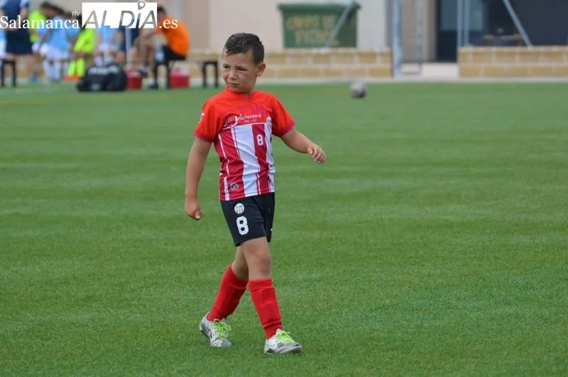 Foto 2 - Cerca de 500 ni&ntilde;os disfrutan con el primer torneo de f&uacute;tbol base 'Fiestas del Corpus' del Cabrerizos