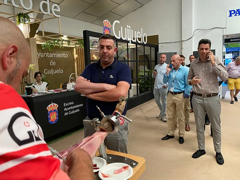 Foto 2 - Segundo  y productivo d&iacute;a de la Feria de la Industria C&aacute;rnica