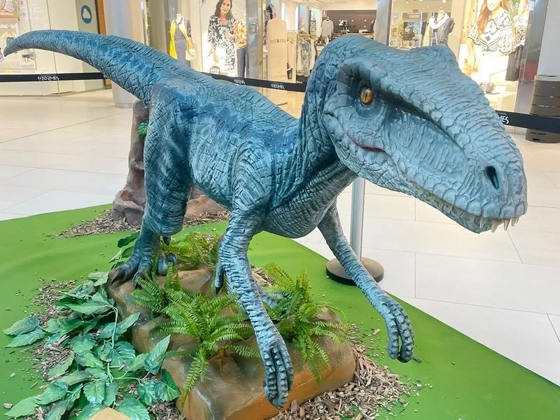 Exposición 'Dinosauria' en el Centro Comercial El Tormes