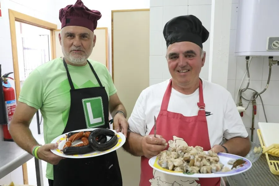 Foto 11 - Fuentes de O&ntilde;oro re&uacute;ne a 230 comensales en una cena solidaria a favor de Ucrania