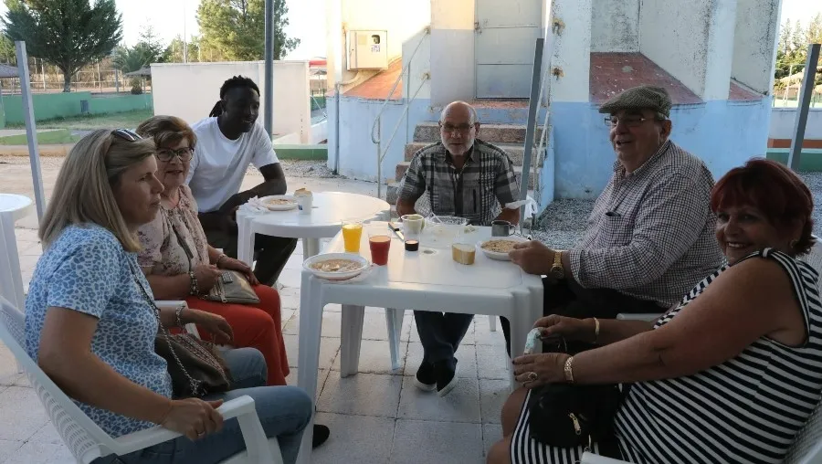 Foto 4 - Fuentes de O&ntilde;oro re&uacute;ne a 230 comensales en una cena solidaria a favor de Ucrania