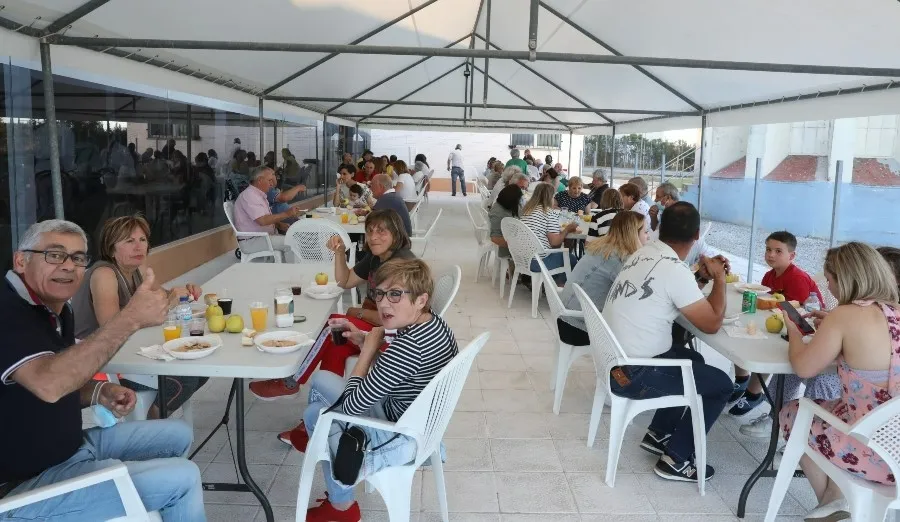Foto 3 - Fuentes de O&ntilde;oro re&uacute;ne a 230 comensales en una cena solidaria a favor de Ucrania