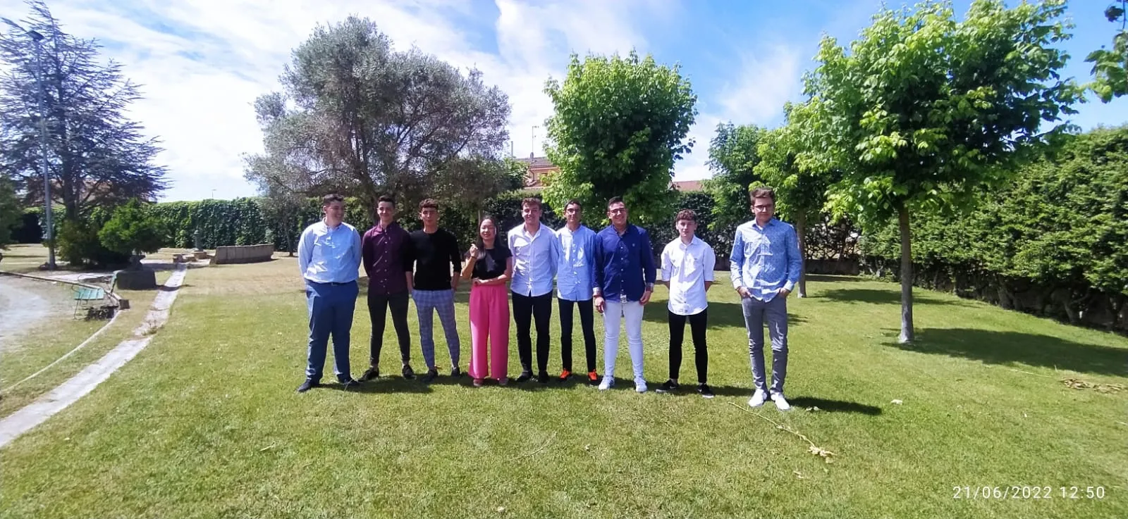 El parque municipal de Macotera acogía la graduación de los alumnos del CEO Miguel Delibes 