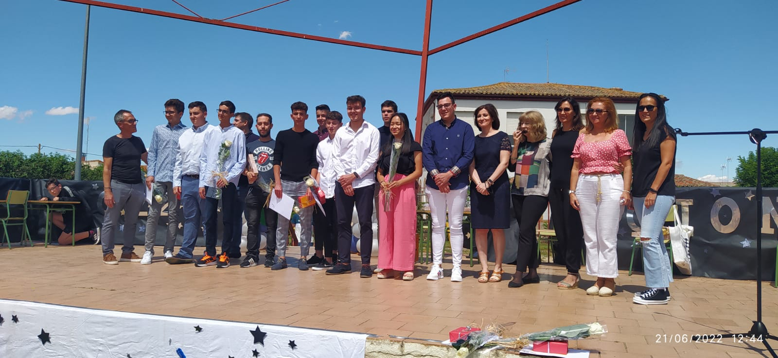 El parque municipal de Macotera acogía la graduación de los alumnos del CEO Miguel Delibes 