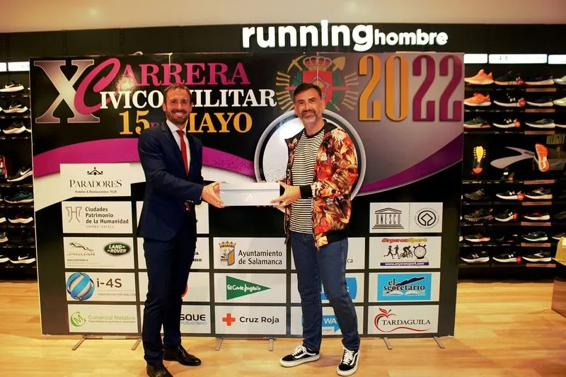 Entrega de premios en El Corte Inglés a los ganadores del sorteo 