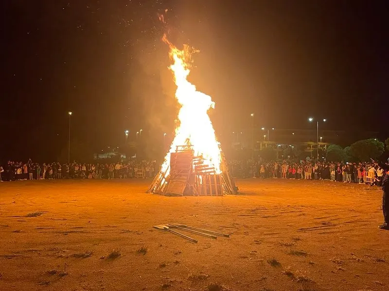 Hoguera de San Juan en Carbajosa de la Sagrada
