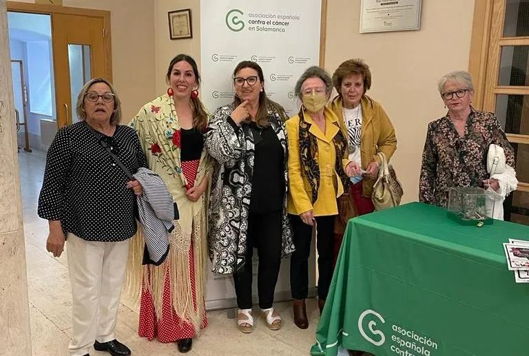 Foto 5 - Tarde de &ldquo;&iexcl;ol&eacute;s!&rdquo; en el Teatro con la gala de fin de curso de las alumnas de Rebeca Garv&iacute;a