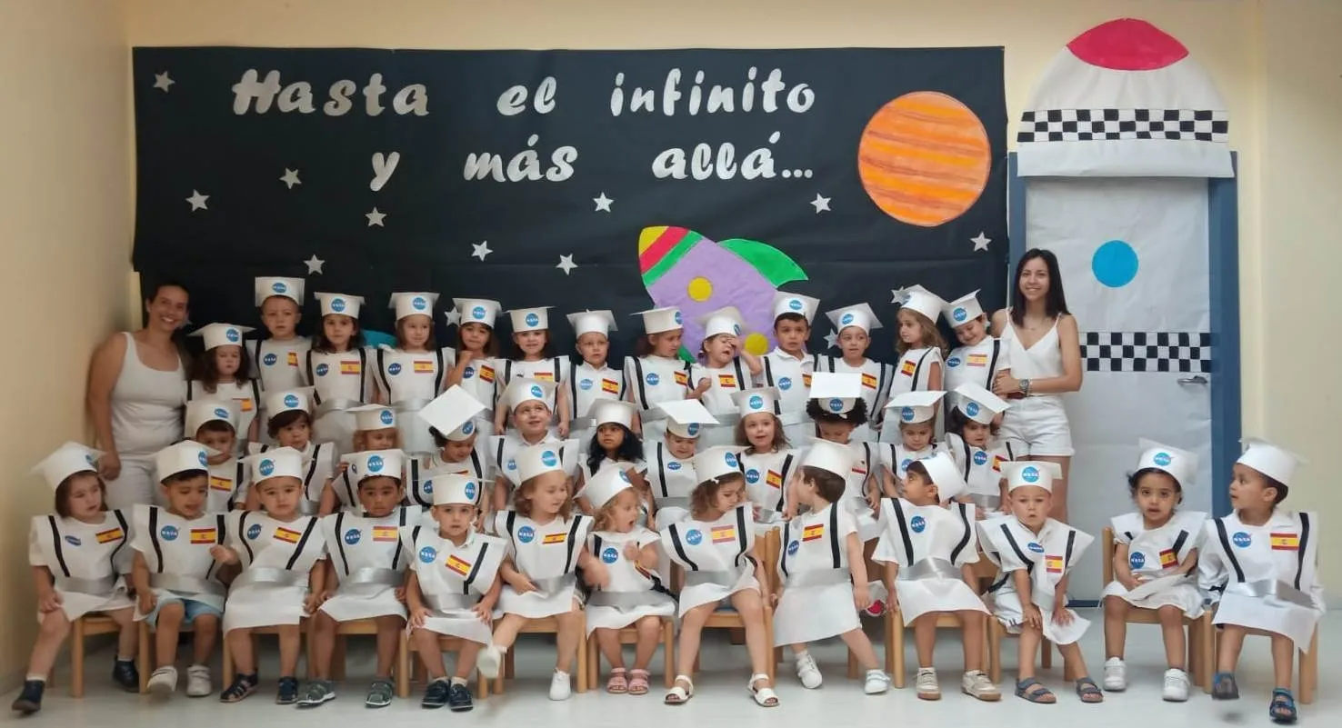 Foto 7 - Los mayores de la Escuela Infantil despegan &lsquo;hasta el infinito y m&aacute;s all&aacute;&rsquo;