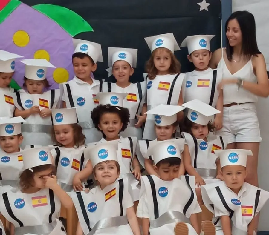 Foto 8 - Los mayores de la Escuela Infantil despegan &lsquo;hasta el infinito y m&aacute;s all&aacute;&rsquo;