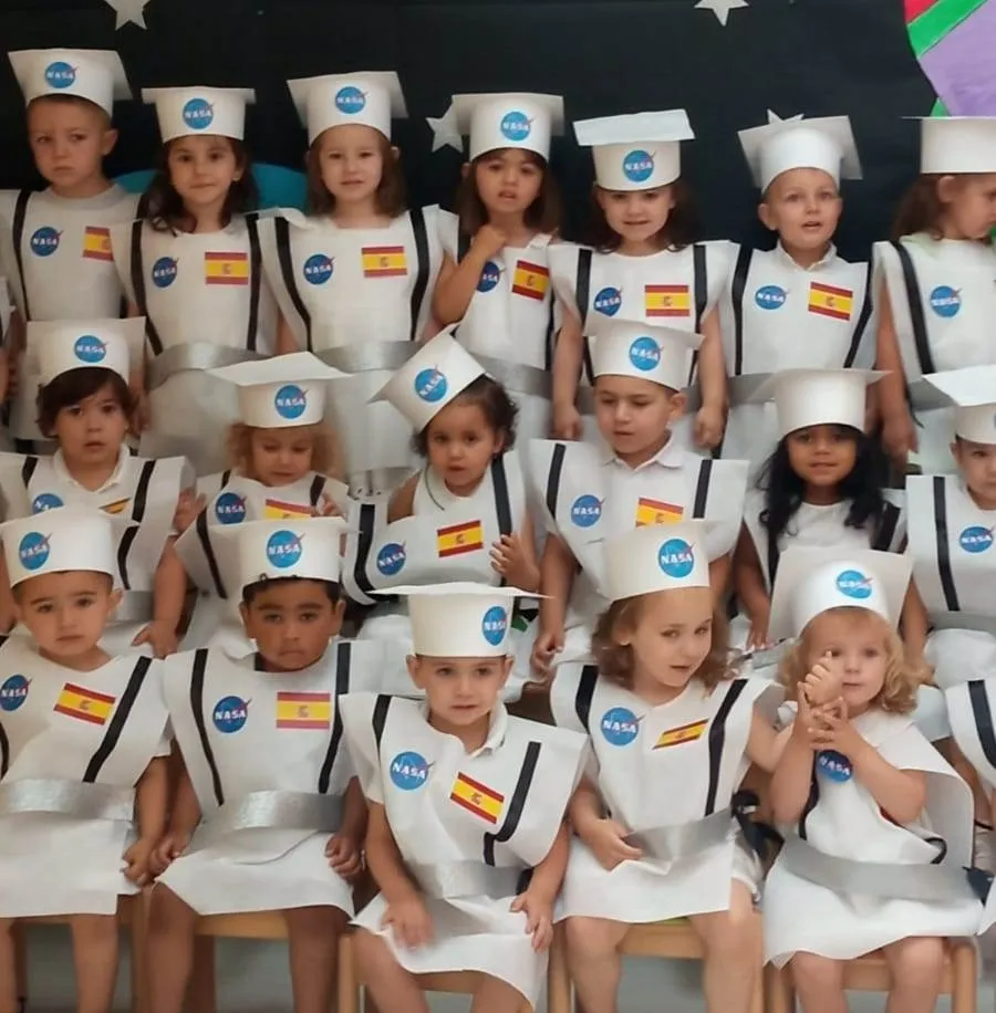 Foto 3 - Los mayores de la Escuela Infantil despegan &lsquo;hasta el infinito y m&aacute;s all&aacute;&rsquo;