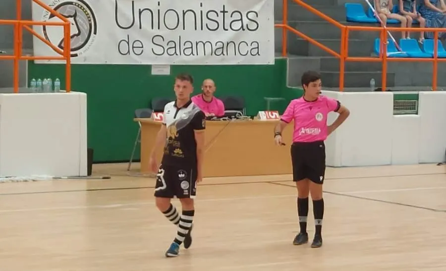 Foto 5 - Adri&aacute;n Moreiro y Daniel Ratero ascienden con Unionistas de Salamanca a la 2&ordf; Divisi&oacute;n B