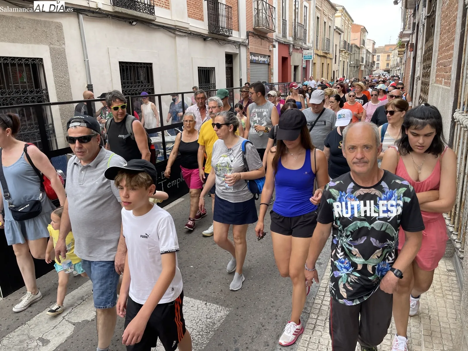 La Plaza de España se convertía en el gran punto de encuentro para iniciar un recorrido por el entrono de la ciudad
