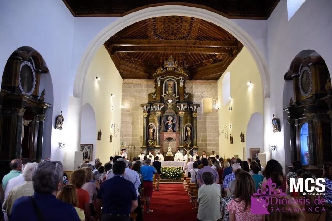 Ciriaco García oficiaba su primera misa como sacerdote en Tordillos, su localidad natal 