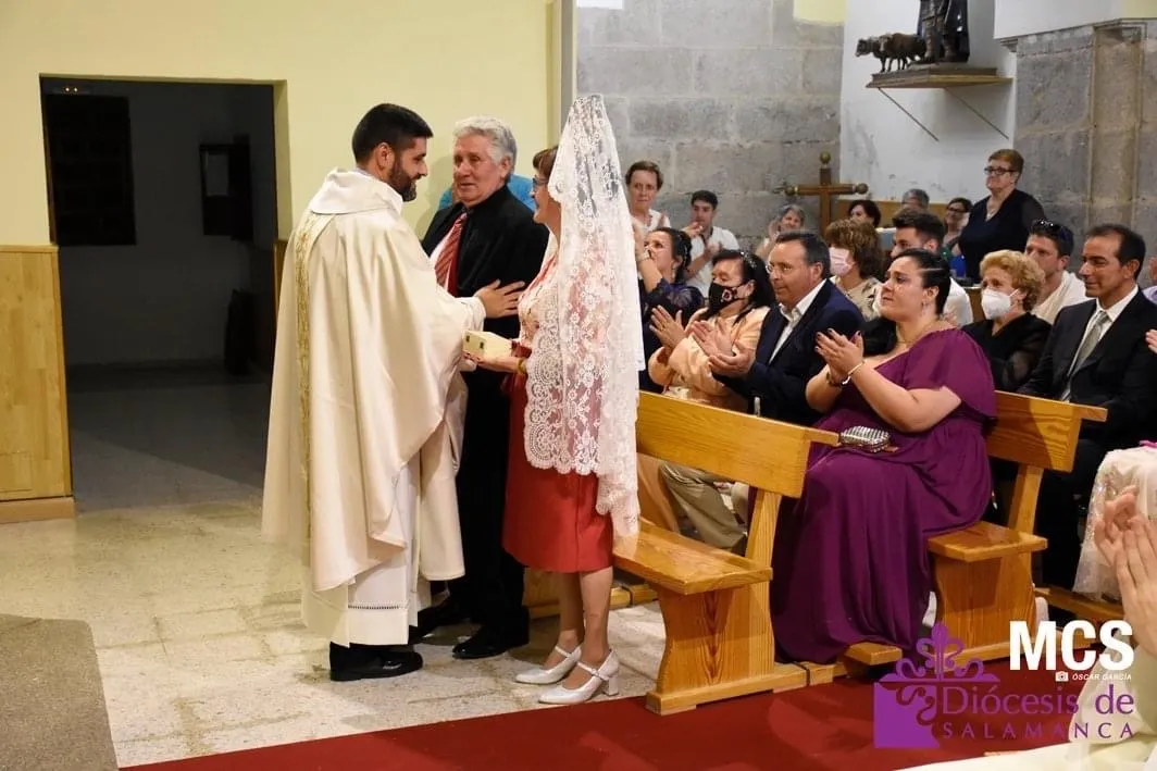 Ciriaco García oficiaba su primera misa como sacerdote en Tordillos, su localidad natal 