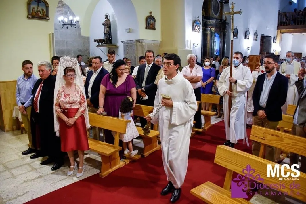 Ciriaco García oficiaba su primera misa como sacerdote en Tordillos, su localidad natal 