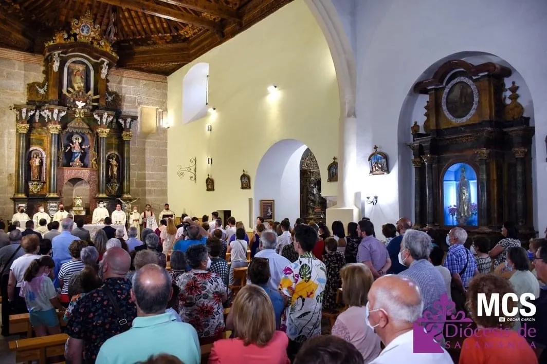 Ciriaco García oficiaba su primera misa como sacerdote en Tordillos, su localidad natal 
