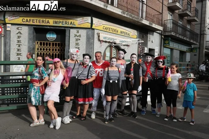Un espectacular desfile de disfraces animaba la tarde del Jueves de Corpus en Vitigudino