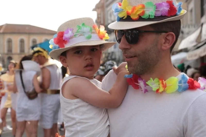 Un espectacular desfile de disfraces animaba la tarde del Jueves de Corpus en Vitigudino