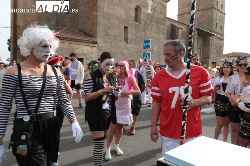 Un espectacular desfile de disfraces animaba la tarde del Jueves de Corpus en Vitigudino