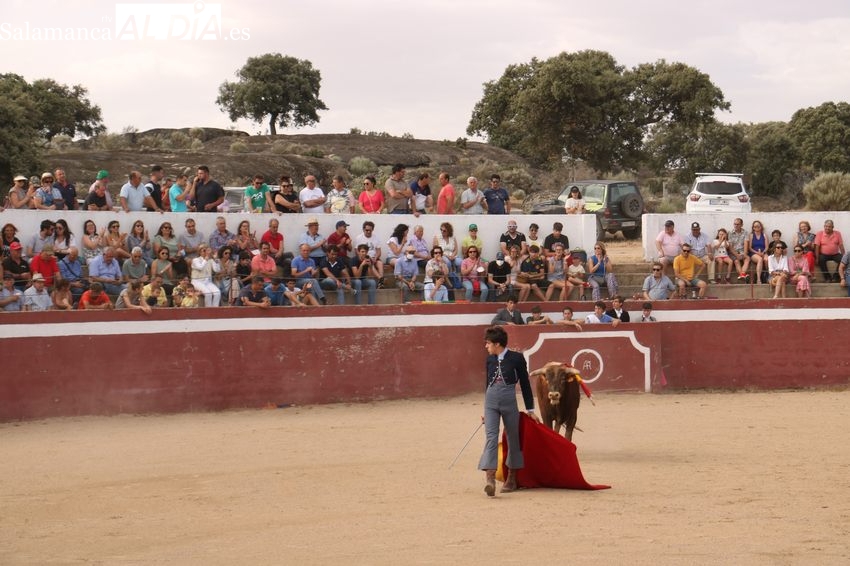 Fiesta campera en Rollanejo con alumnos de la Escuela de Tauromaquia de Salamanca / CORRAL 