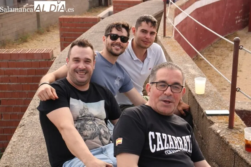 Fiesta campera en Rollanejo con alumnos de la Escuela de Tauromaquia de Salamanca / CORRAL 