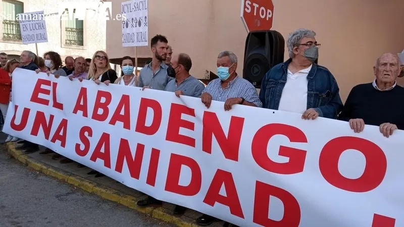 Manifestación en Lumbrales a favor de una sanidad digna en el Abadengo