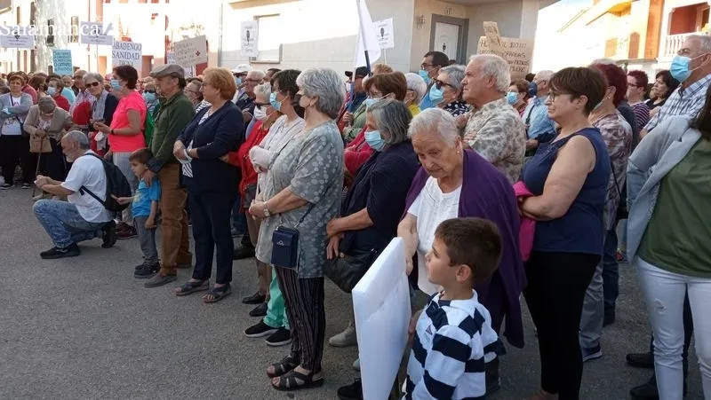 Manifestación en Lumbrales a favor de una sanidad digna en el Abadengo