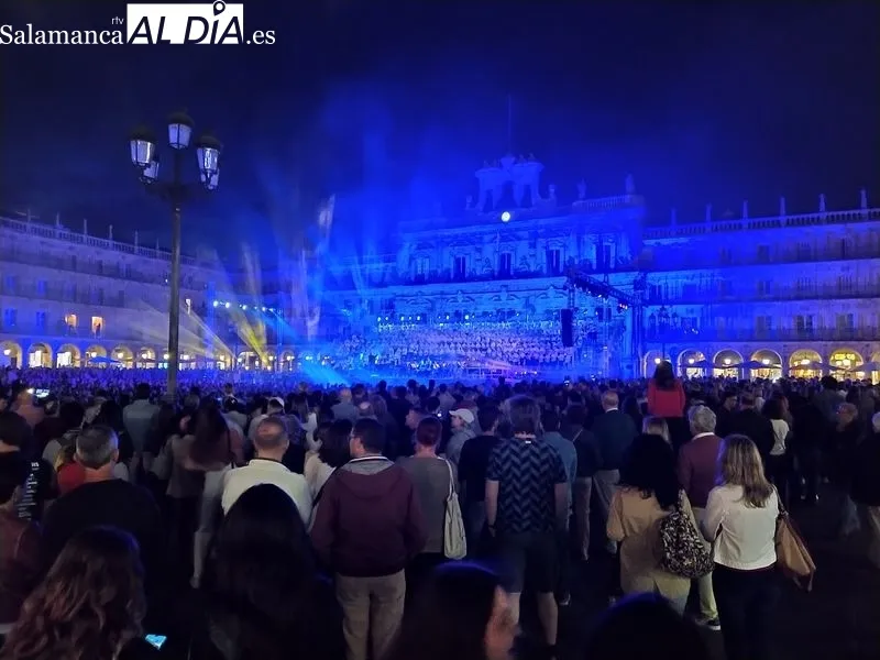 Espectacular recital esta noche en la Plaza Mayor de Salamanca
